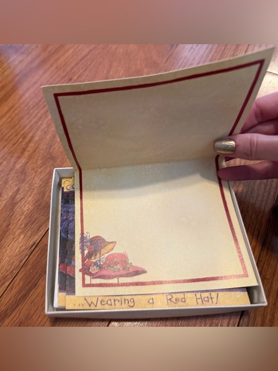 Red Hat Note Cards - Picture 3 of 6